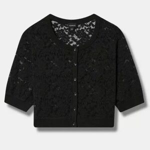 Torrid Lace Cropped Shrug Button Front
Sweater black